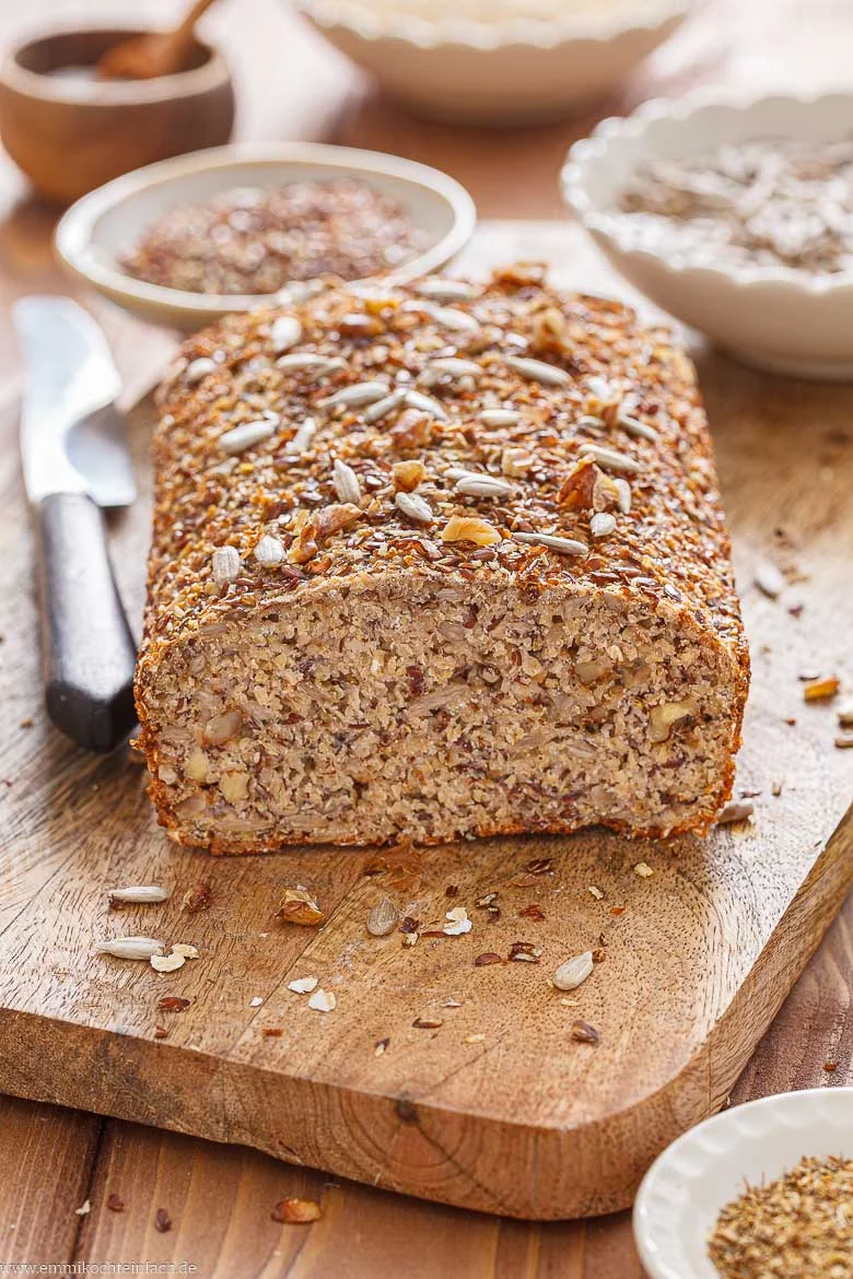 Einfaches Eiweißbrot mit Quark und Körnern