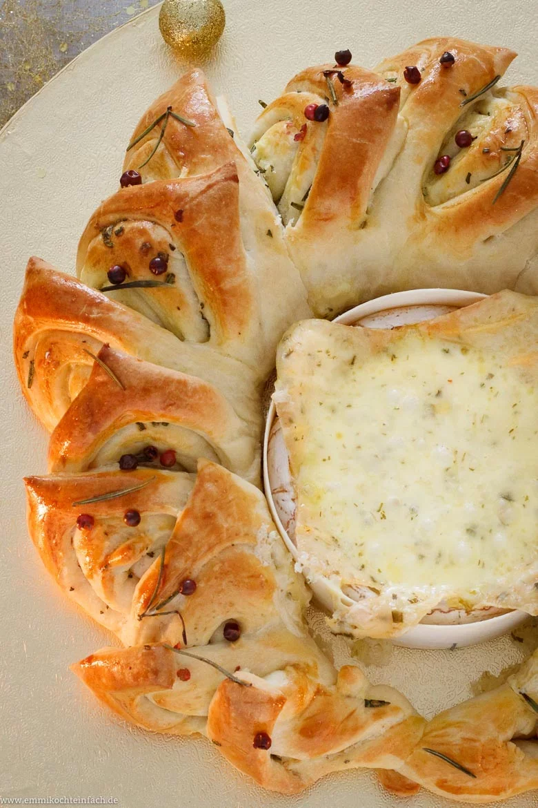 Brotkranz mit Ofenkäse - www.emmikochteinfach.de