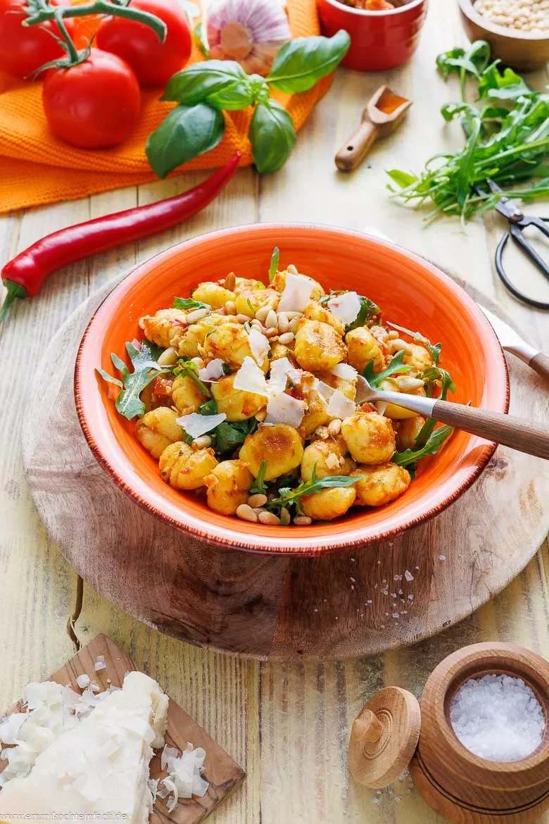 Gnocchi-Salat mit Tomaten und Rucola
