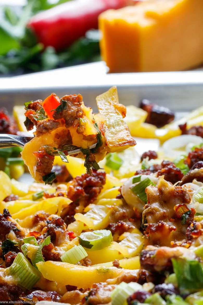 Chili Cheese Fries mit frischen Kartoffeln - www.emmikochteinfach.de