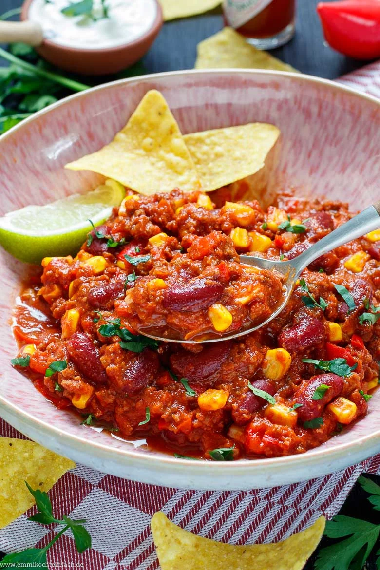 Chili con Carne Rezept schnell und einfach - www.emmikochteinfach.de