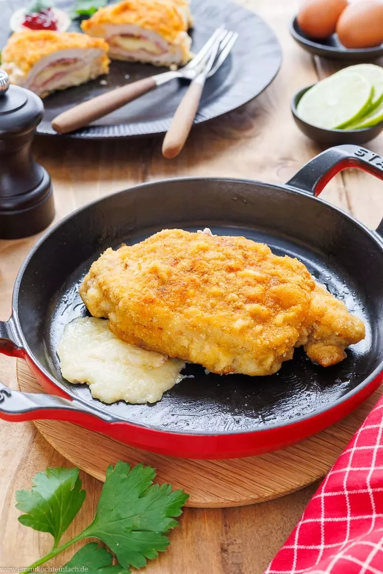 Das gefüllte Schnitzel in der Pfanne