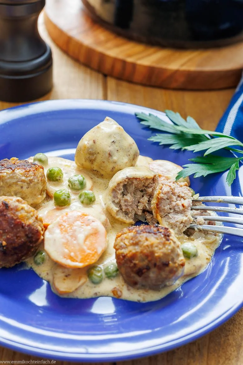 Deftiges Wikinger-Essen mit Hackfleisch, Gemüse und einer cremigen Sauce