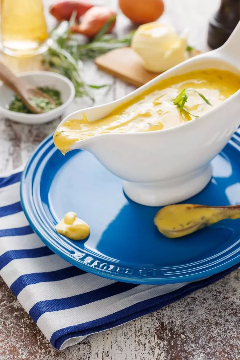 Die festliche Sauce passt zu Fleisch, Fisch und Gemüse