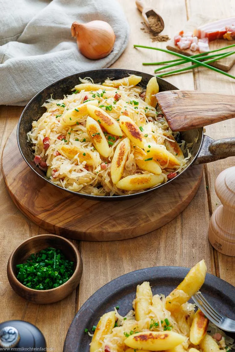 Die Zutatenliste für Schupfnudeln mit Sauerkraut ist klein – perfekt, wenns schnell gehen soll!