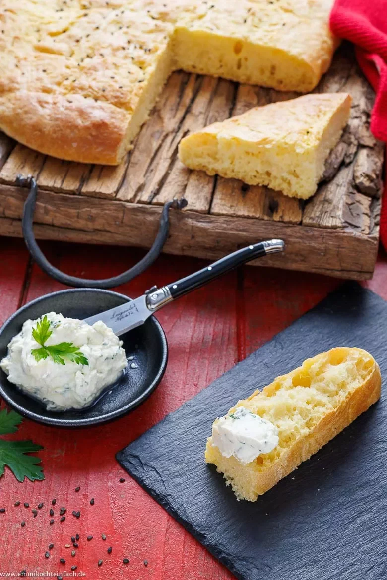 Dips und passende Beilagen servieren
