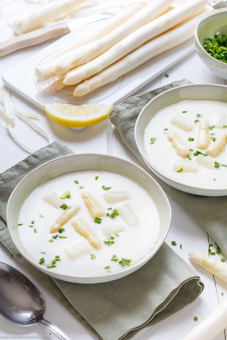 Echter Frühlingsgenuss: Blitz-Spargelcremesuppe