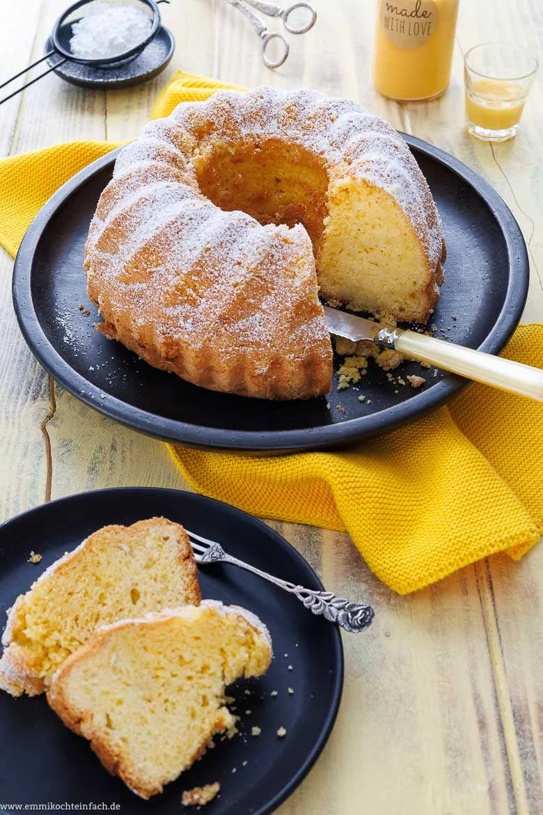 Eierlikörkuchen – saftig & klassisch