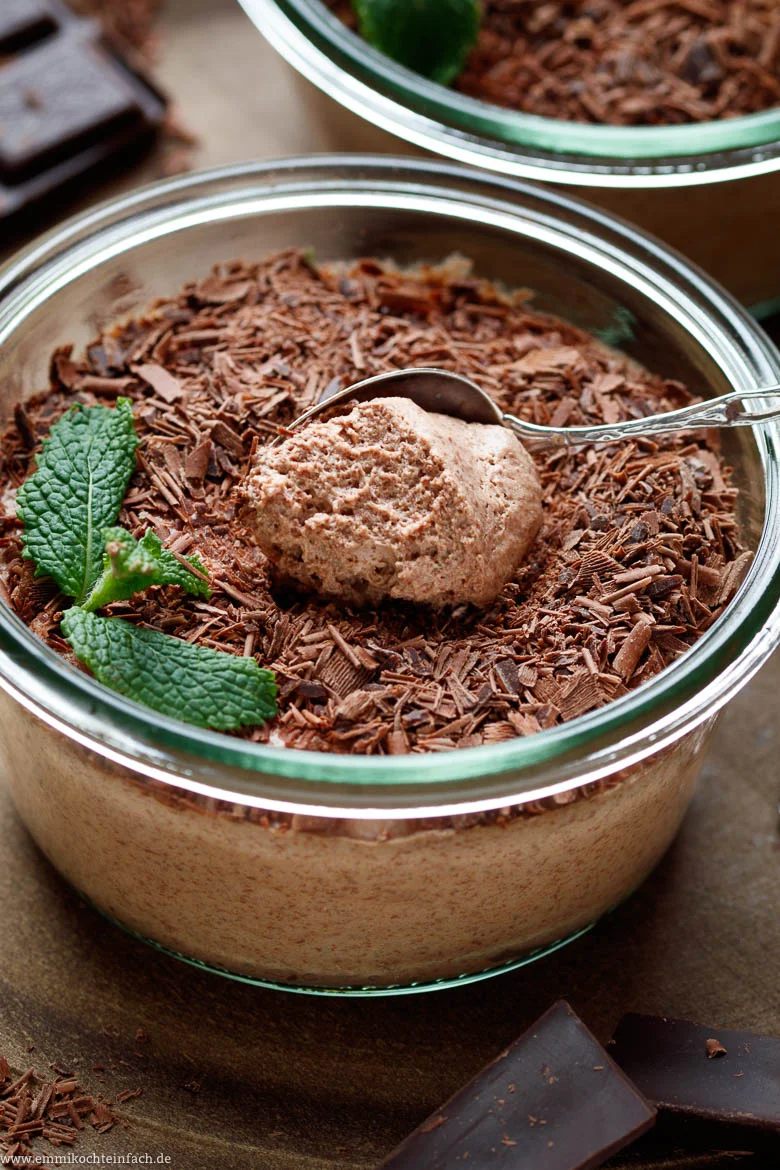 Ein cremiges und schokoladiges Dessert - www.emmikochteinfach.de