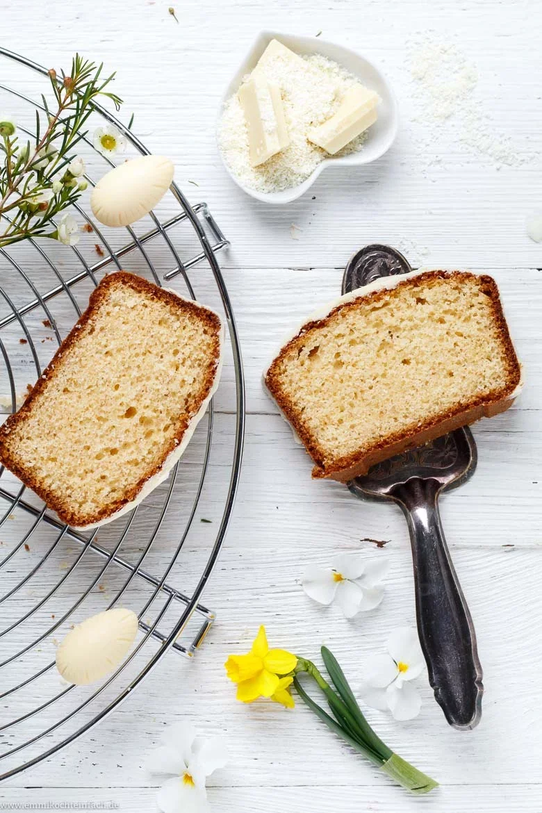 Ein schneller Schokokuchen in weiß - www.emmikochteinfach.de