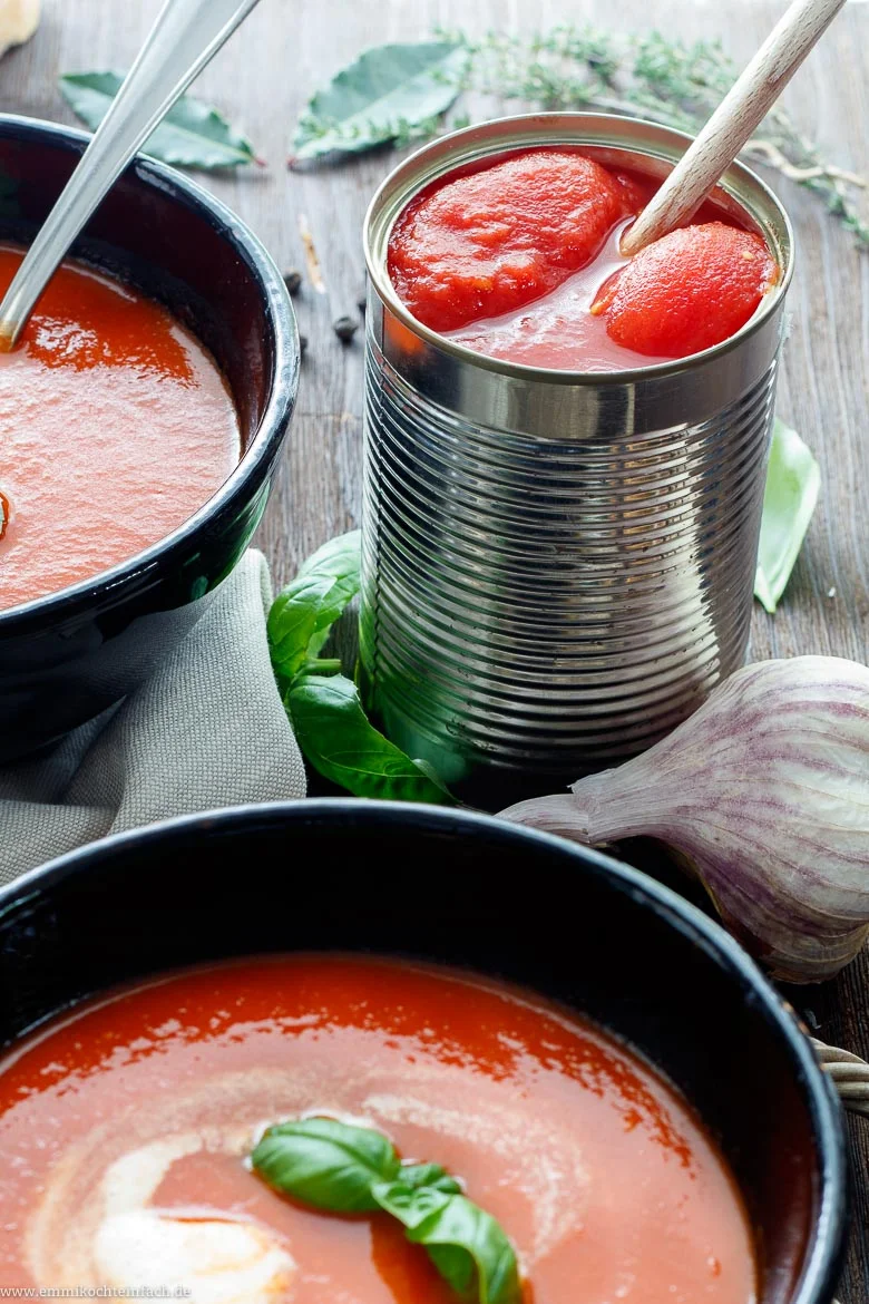 Einfache Tomatensuppe - www.emmikochteinfach.de