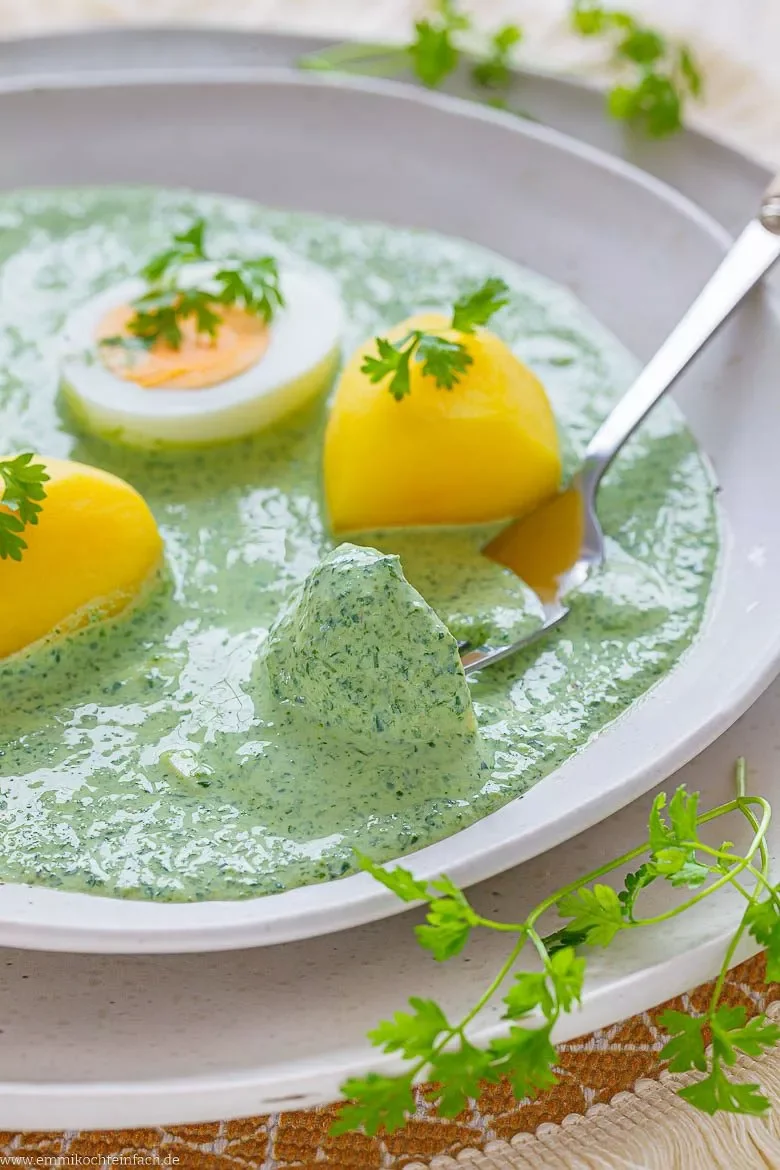 Einfaches Rezept für die Sieben-Kräuter-Soße