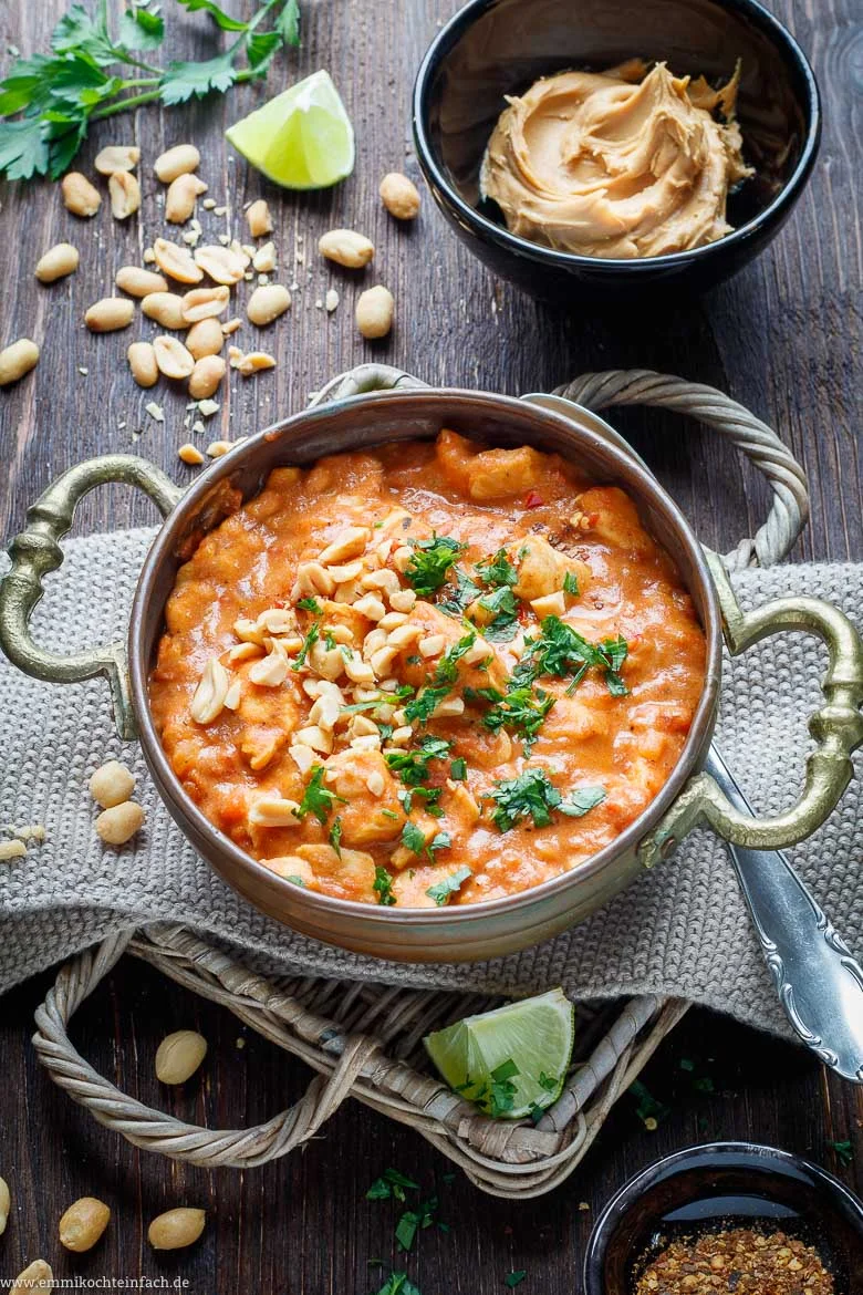 Erdnuss Hähnchen Topf - www.emmikochteinfach.de