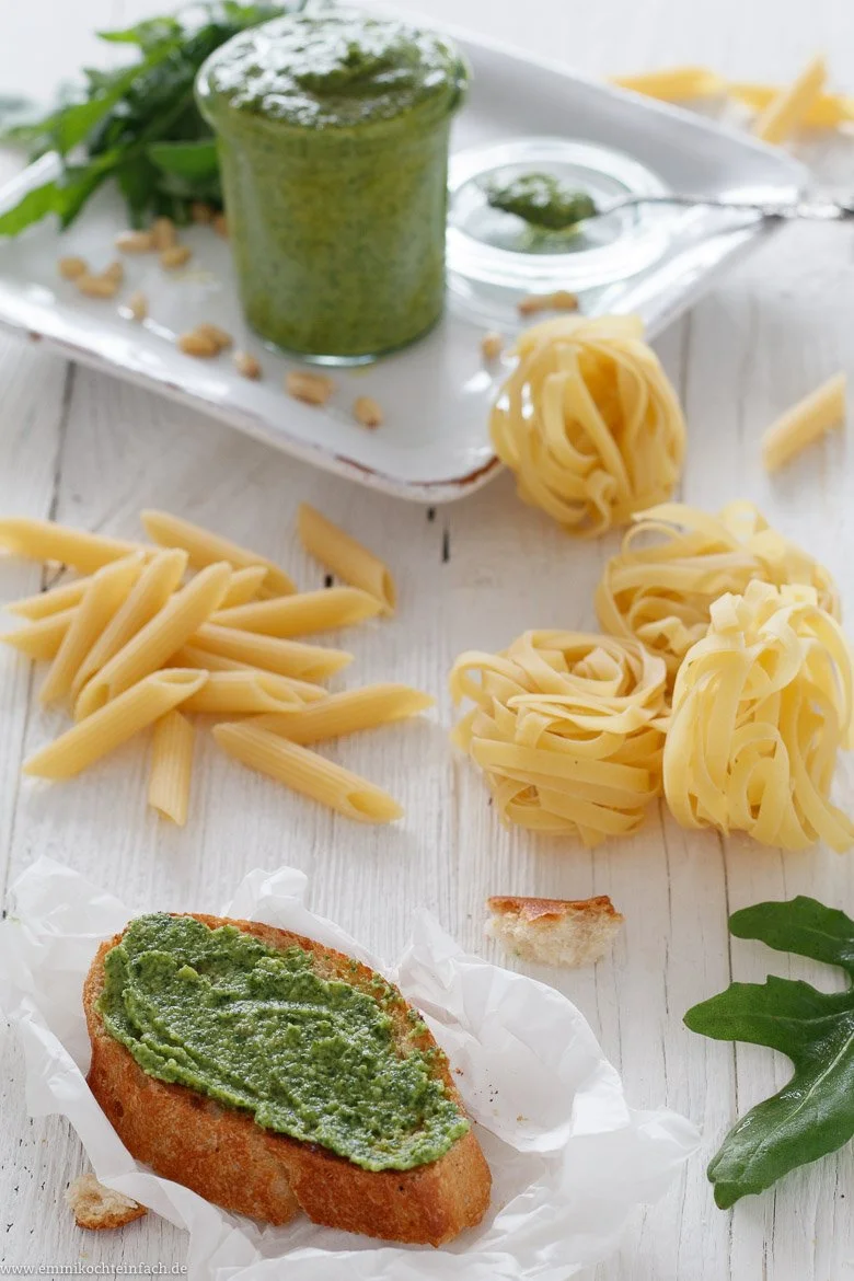 Für viele Anlässe geeignet - ob als Brotaufstrich oder Pasta-Sauce - www.emmikochteinfach.de