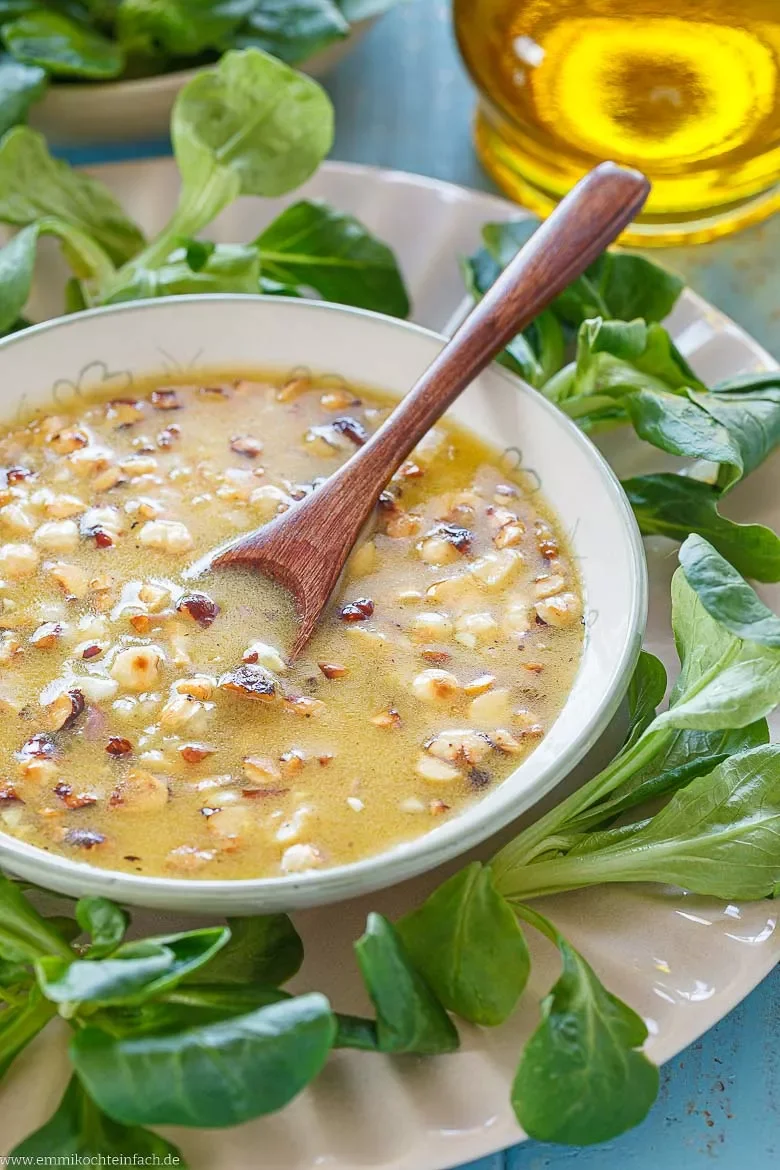Feldsalat-Dressing klassisch zubereitet