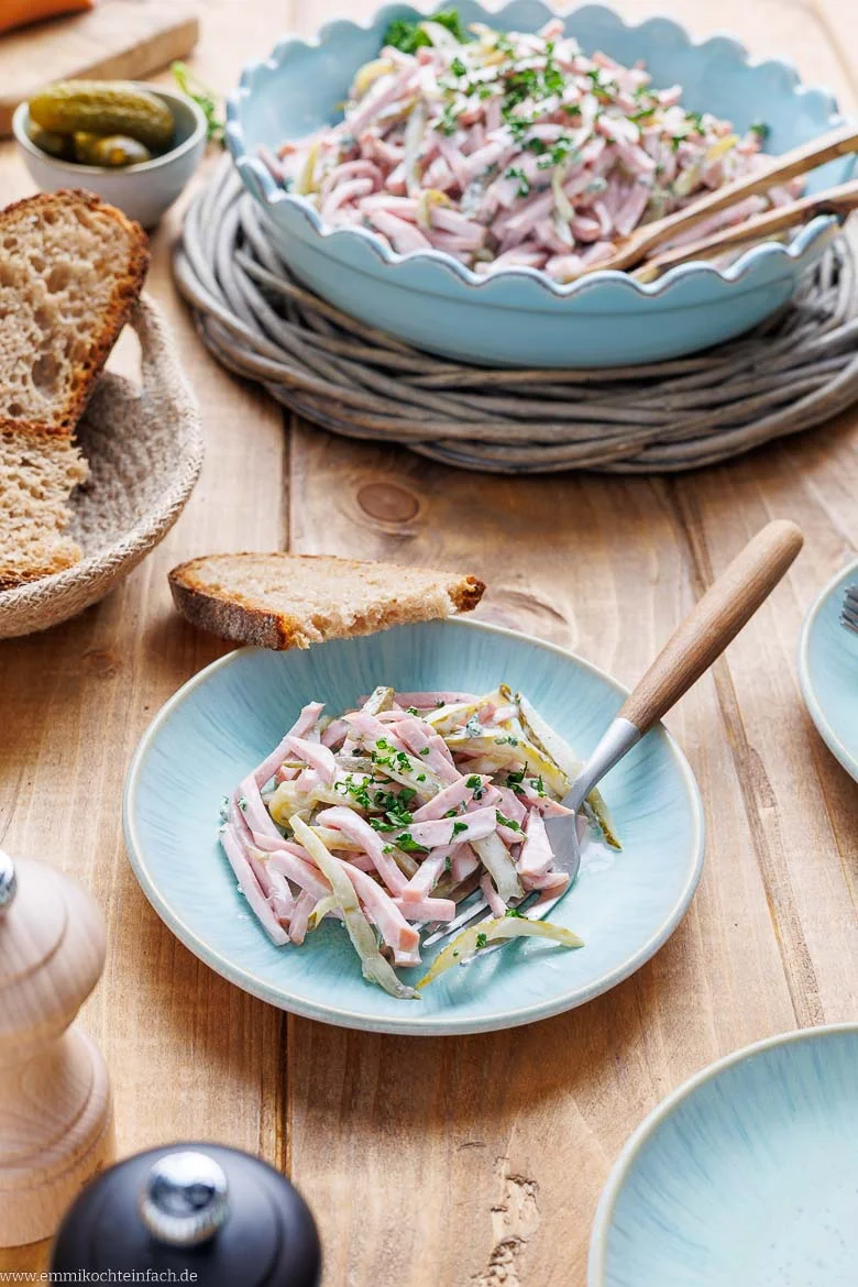 Fleischsalat zubereiten und servieren