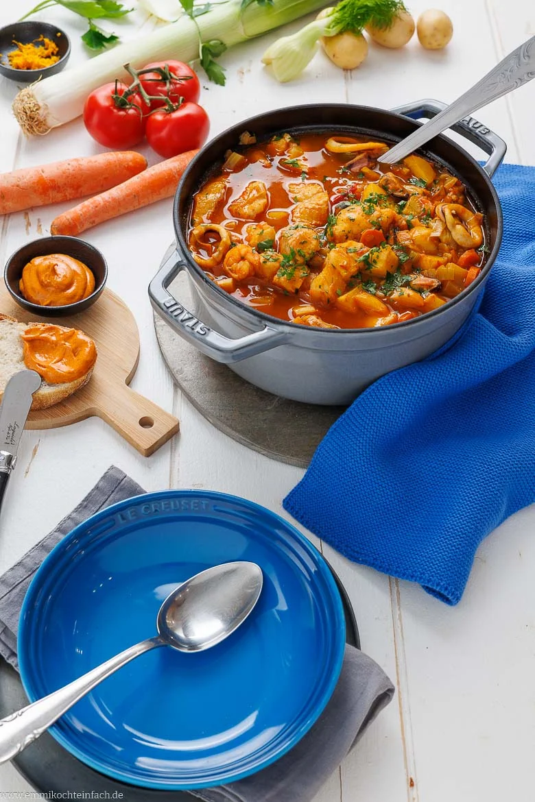 Französische Bouillabaisse mit Rouille und Croutons