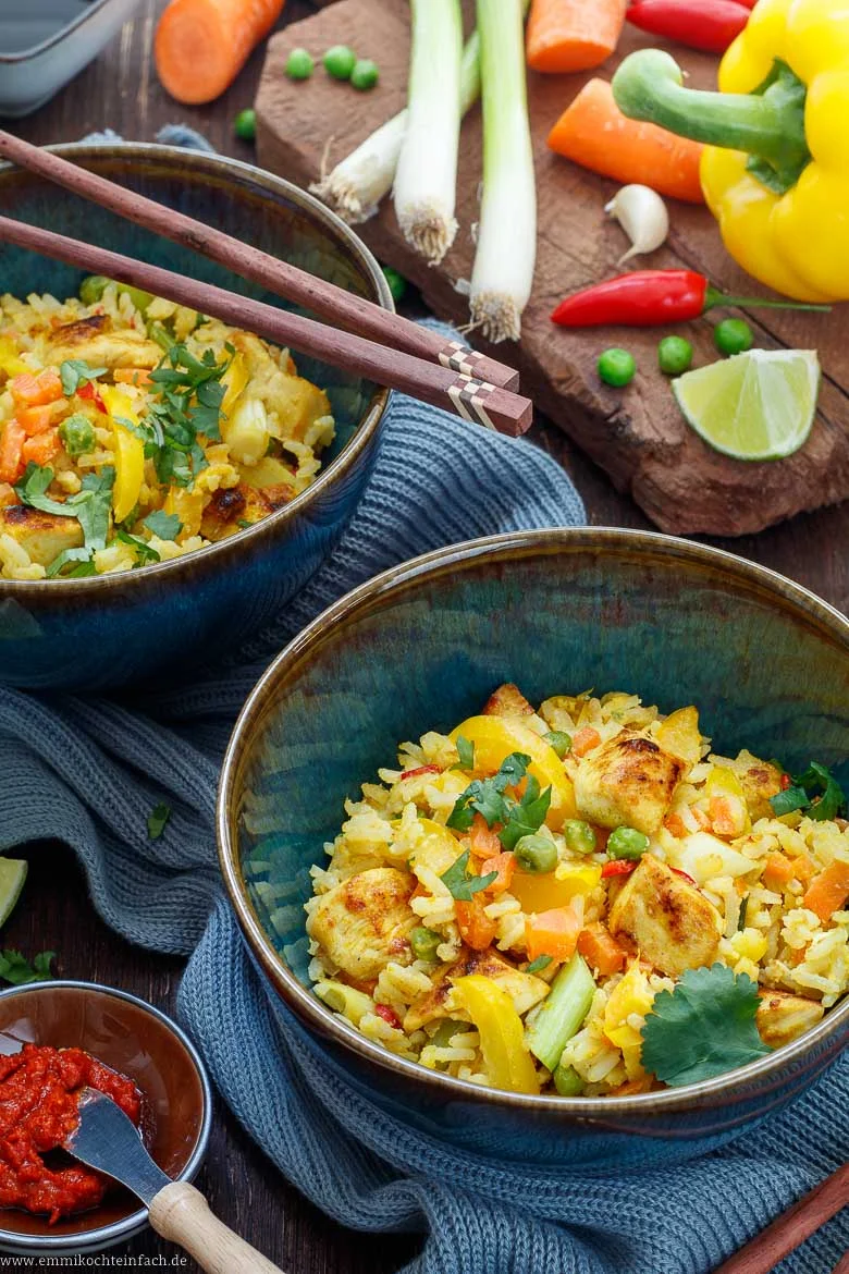 Gebratener Reis mit Ei, Gemüse & Hähnchen