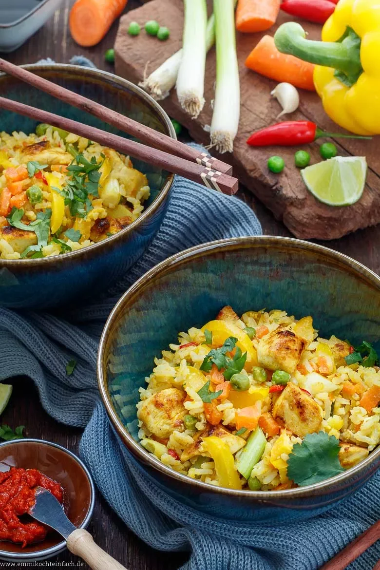Gebratener Reis mit Ei, Gemüse & Hähnchen