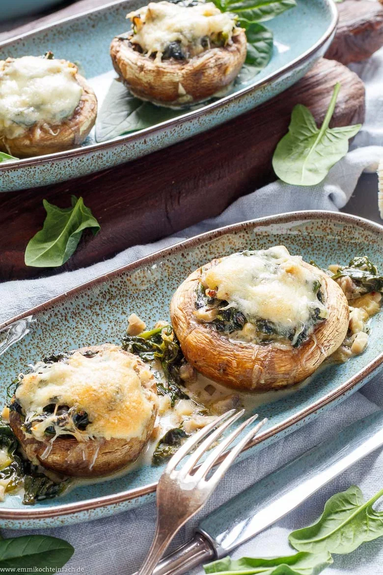 Gefüllte Champignons mit Spinat und Creme frâiche