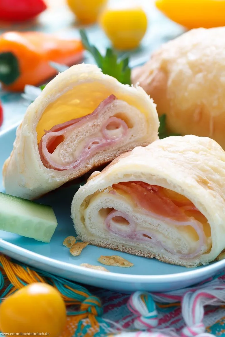 Gefüllte Käse-Schinken Taschen - www.emmikochteinfach.de