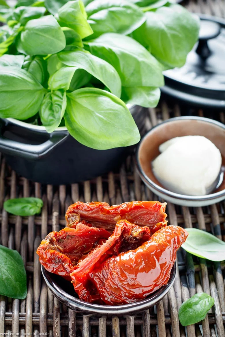 Getrocknete Tomaten schmecken nach Sommer - www.emmikochteinfach.de