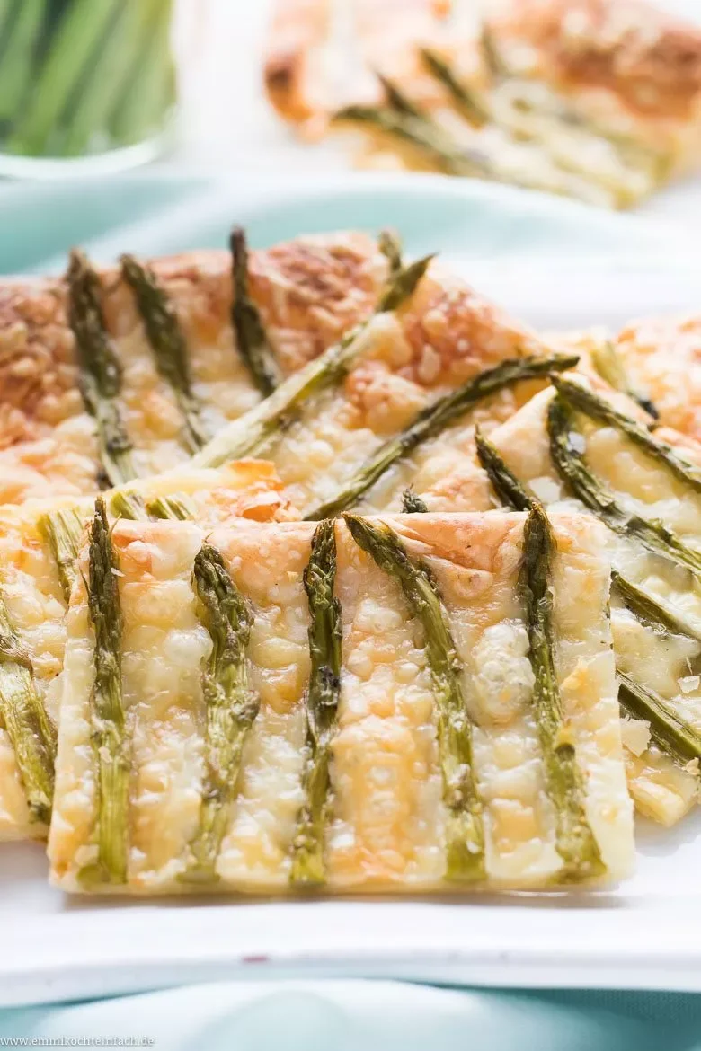 Spargel-Tarte mit grünem Spargel