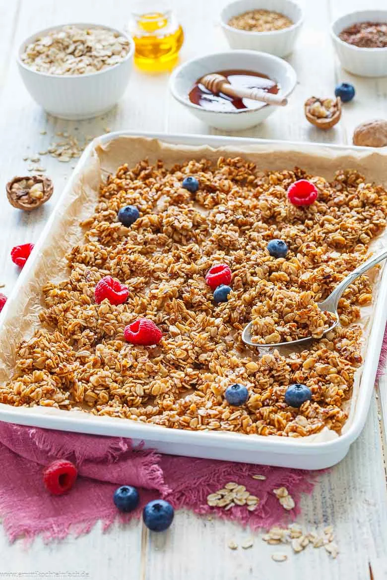 Granola ist ein leckeres, gesundes Frühstück.