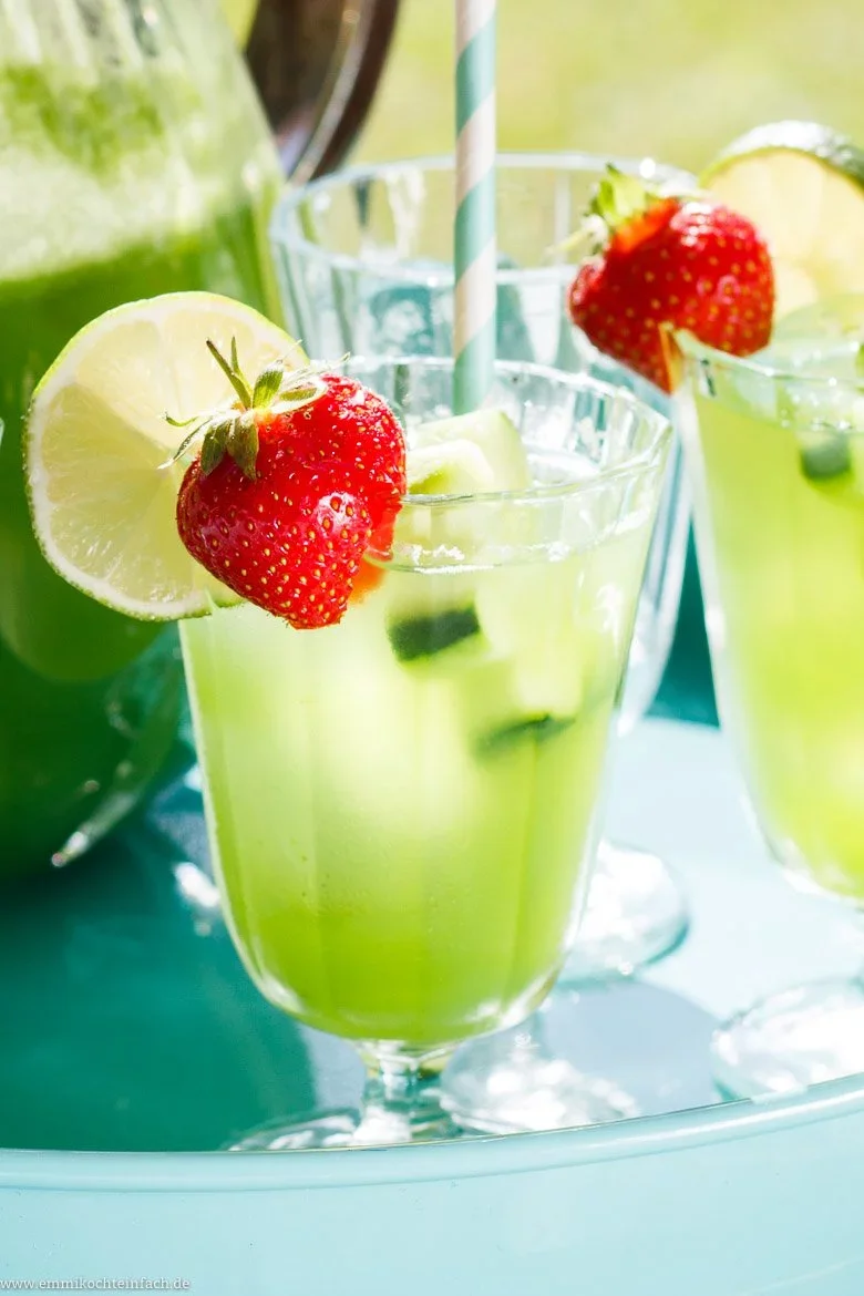 Gurkenlimonade mit Limette und Agavendicksaft - www.emmikochteinfach.de