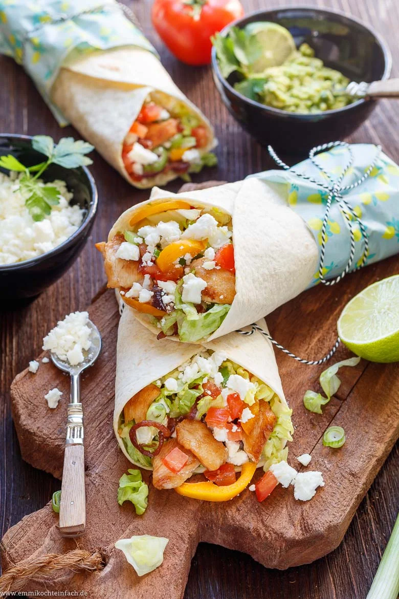 Hähnchen Wraps mit Salat und Feta