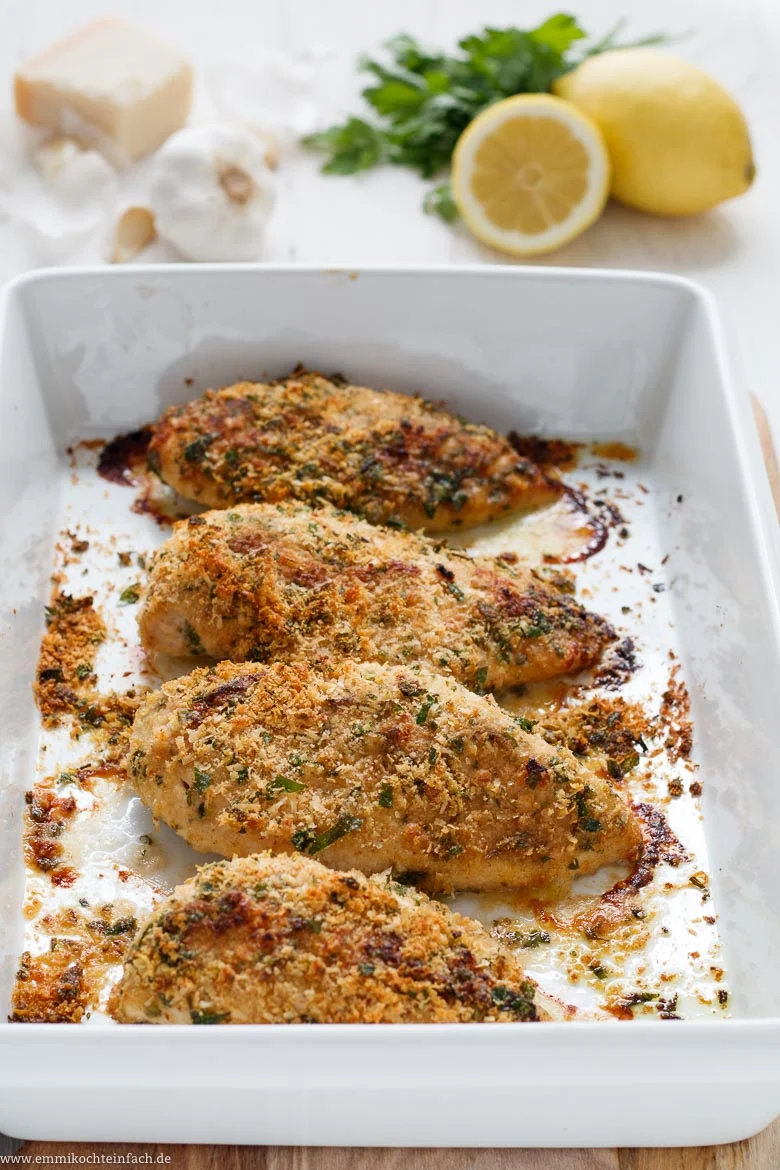 Hähnchenbrustfilet mit Parmesan Kruste - www.emmikochteinfach.de