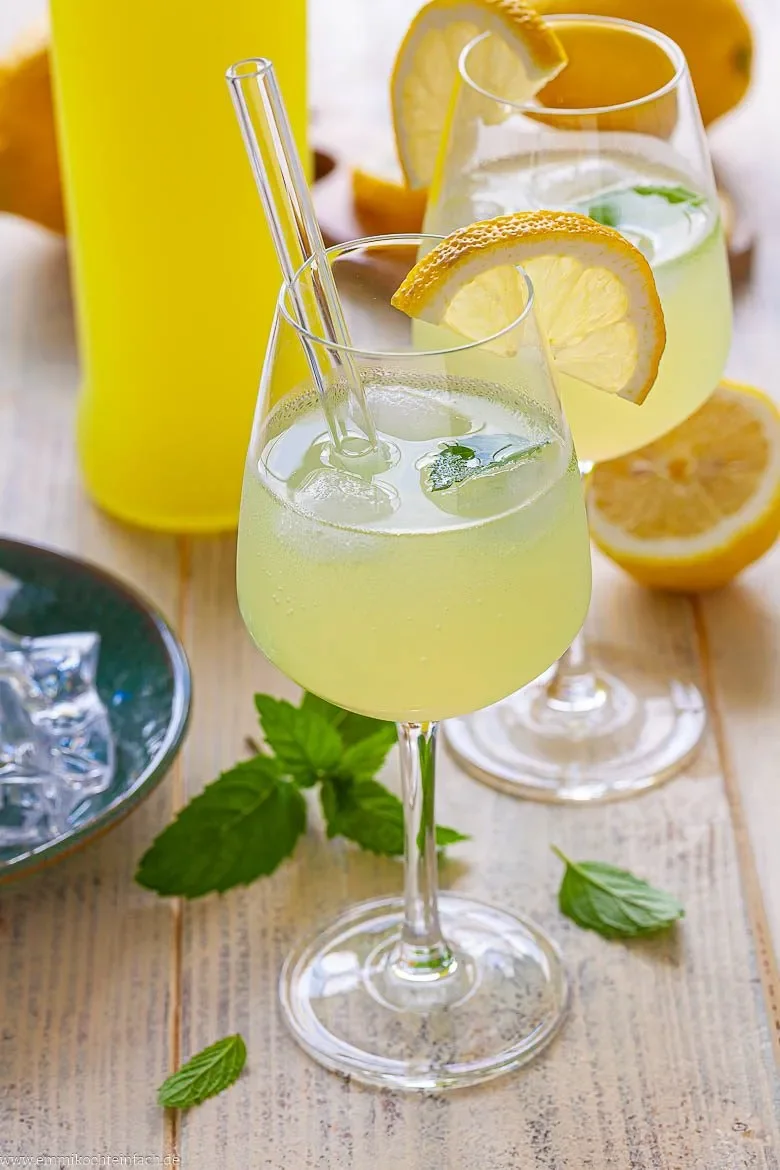 Herb-süßer Limoncello Spritz