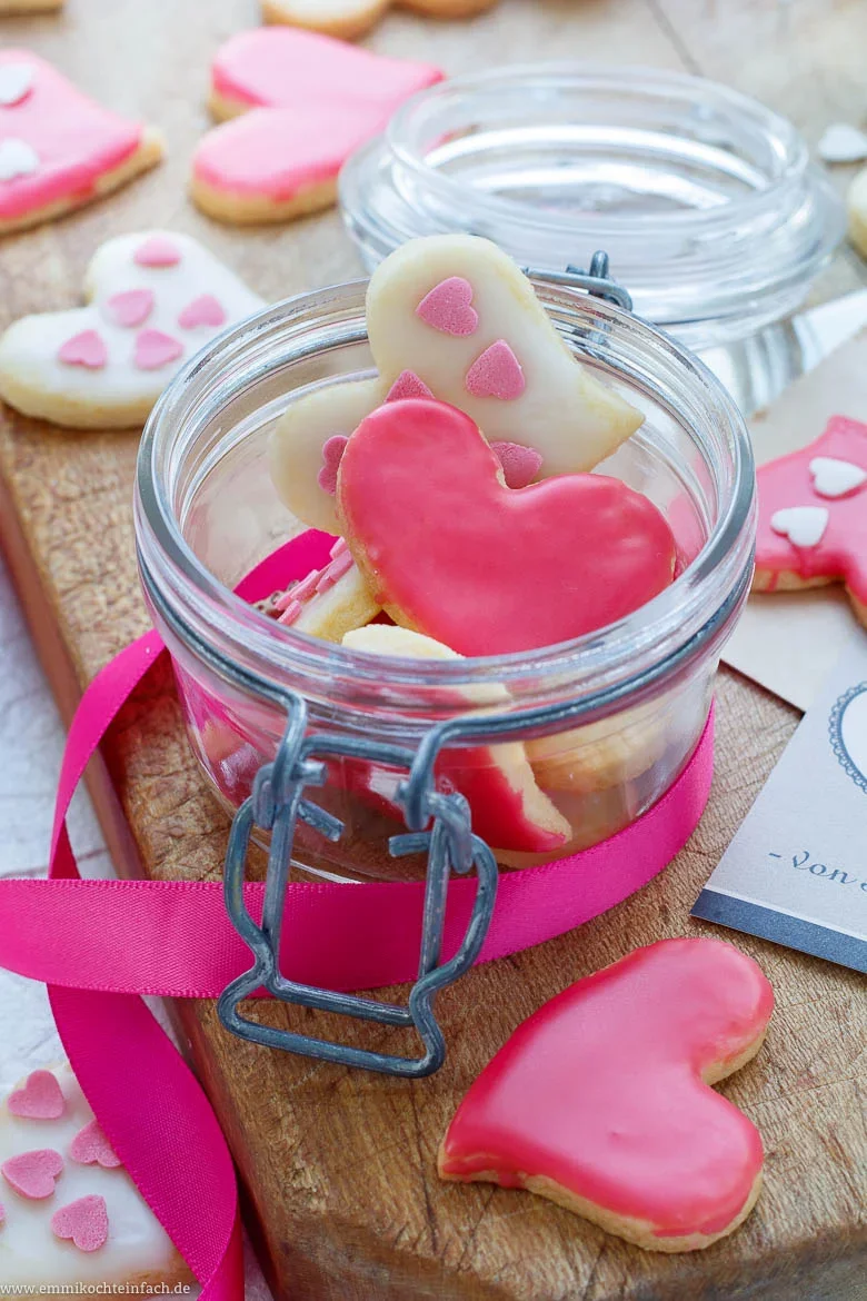 Herzkekse als Geschenk im Einmachglas