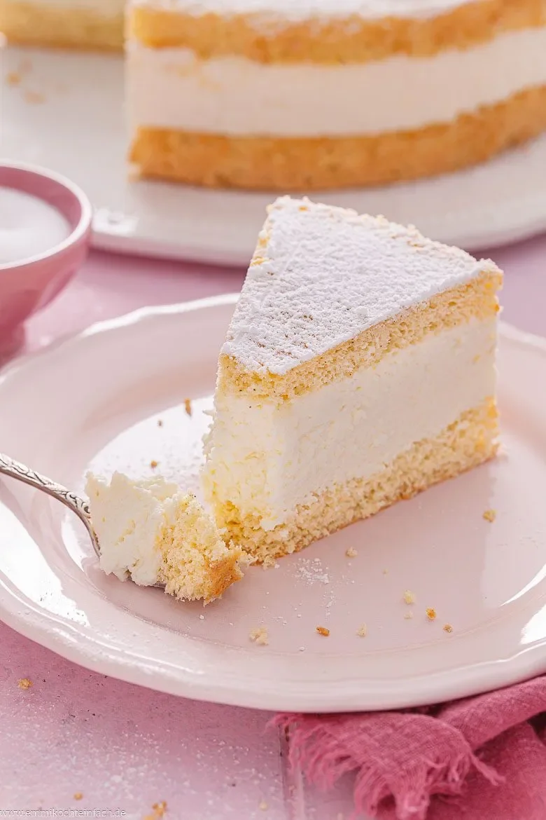 Käse-Sahne-Torte mit Erdbeeren, Mandarinen oder Pfirsichen