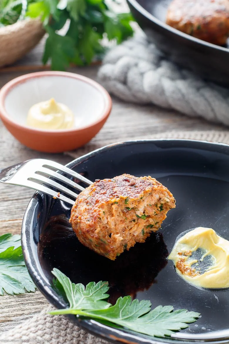 Klassische Frikadellen Rezept - www.emmikochteinfach.de