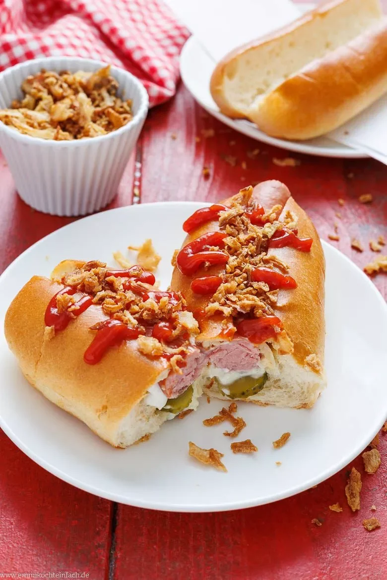 Klassische Hotdogs wie aus den USA
