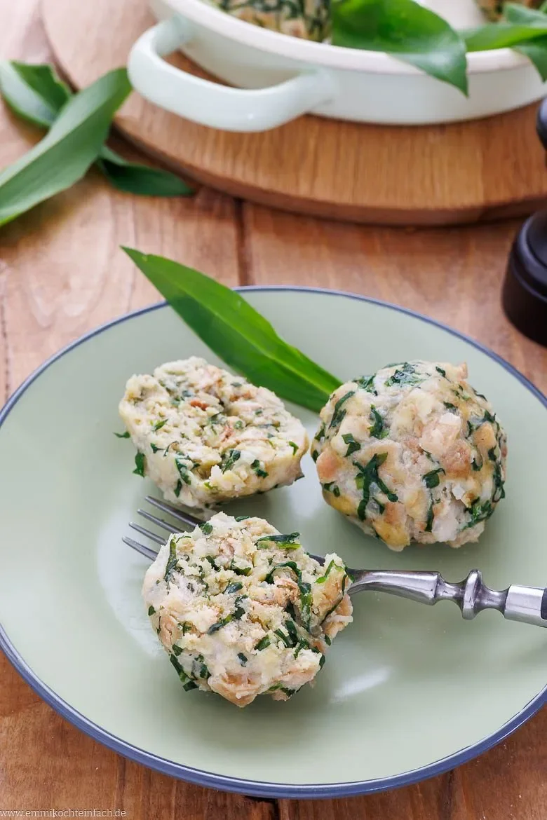 Knödel mit Bärlauch verfeinert