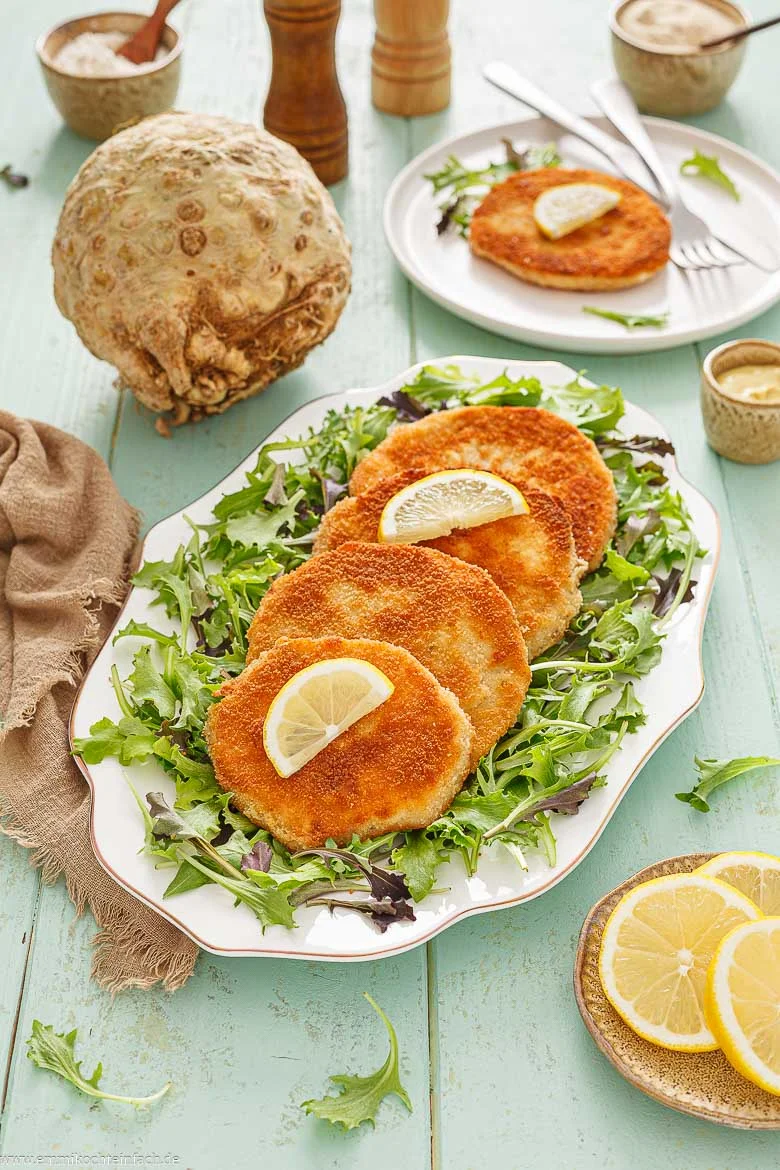 Knusprige Sellerieschnitzel aus der Pfanne
