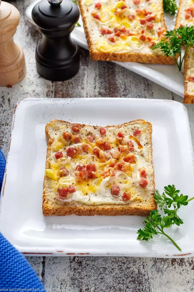 Knuspriger Flammkuchen-Toast