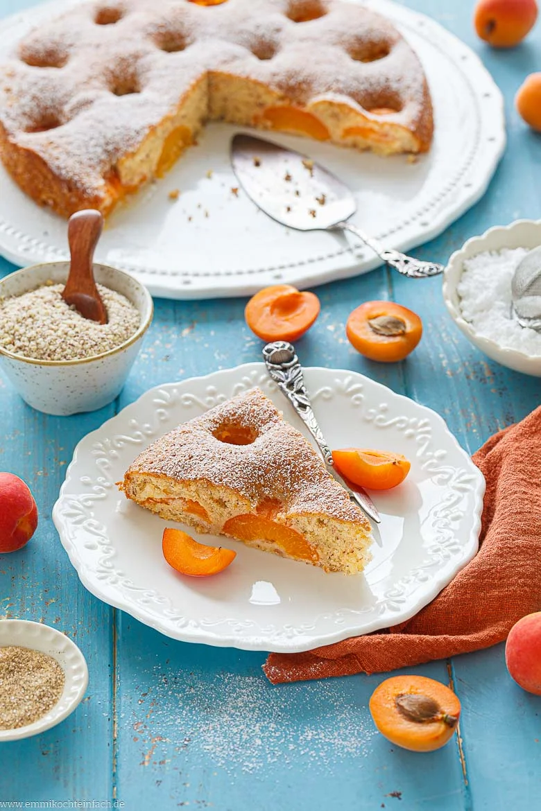 Saftiger Aprikosenkuchen mit Rührteig