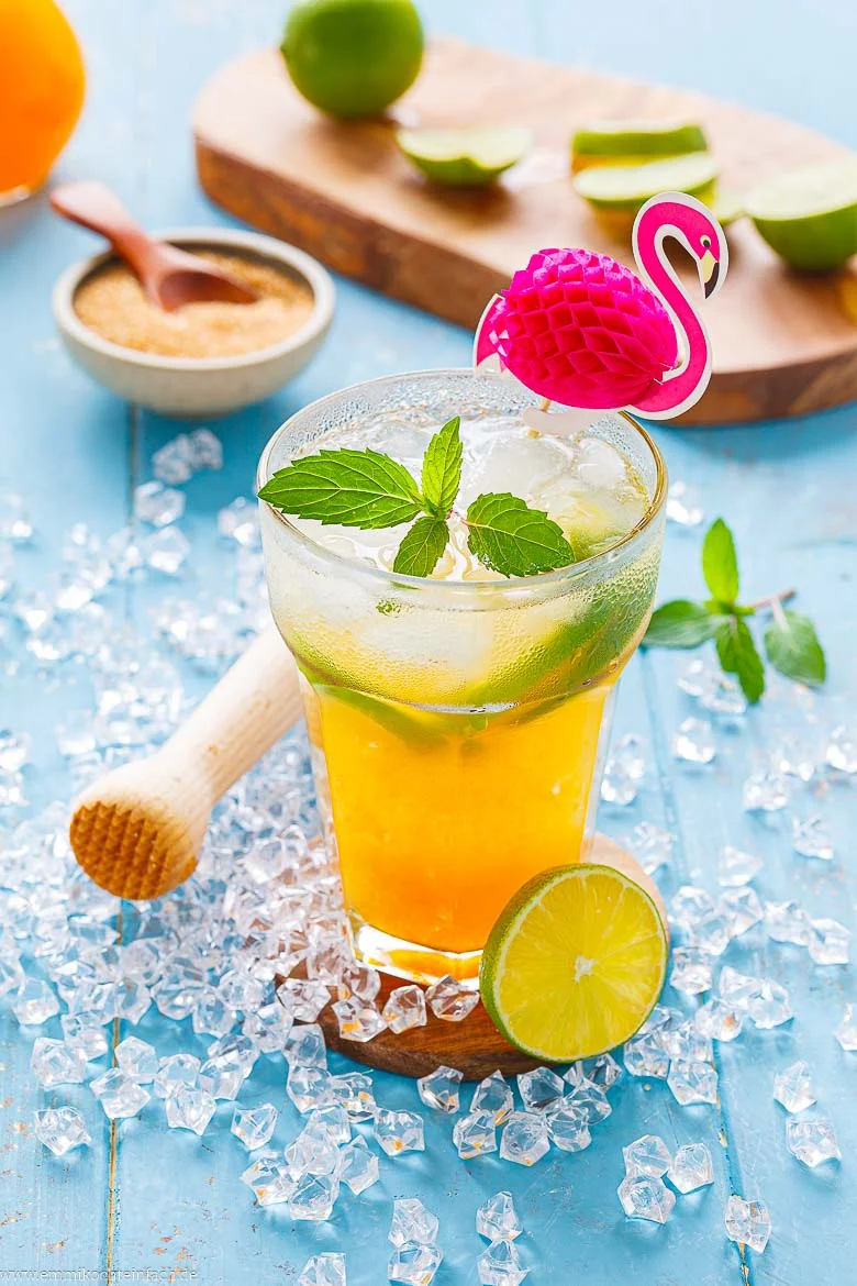 Limette, Rohrzucker, Maracujanektar und Crushed Ice – mehr braucht es nicht für den Ipanema.