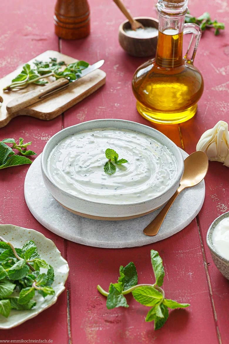 Erfrischender Joghurt-Minz-Dip – schnell und einfach