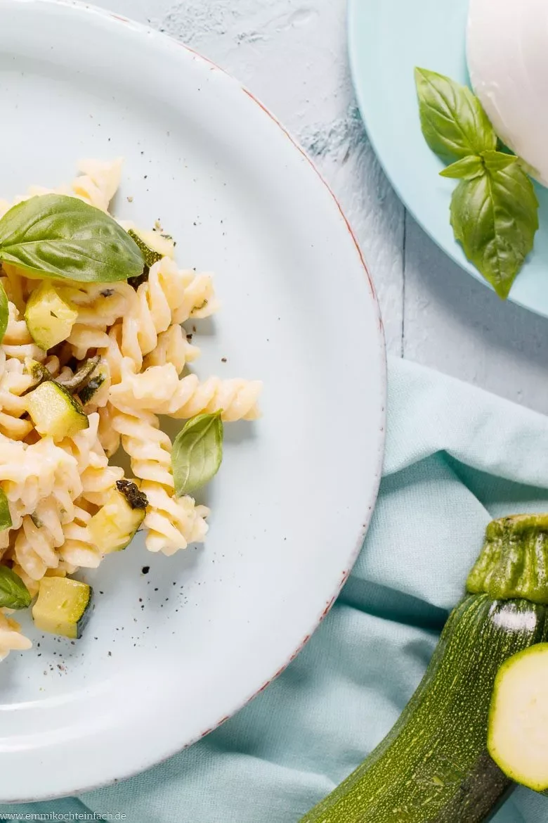 Nudelgericht mit Zucchini