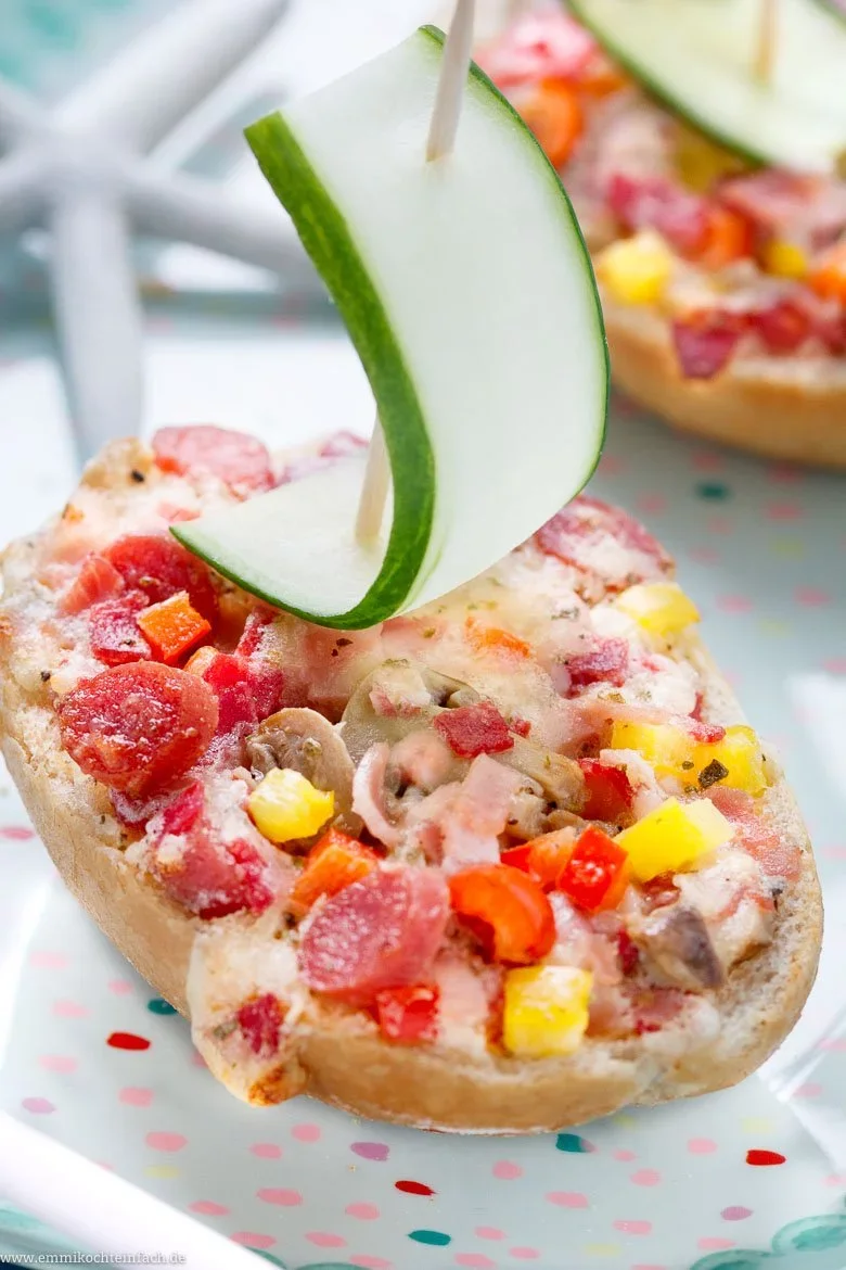 Pizza Schiffchen - www.emmikochteinfach.de