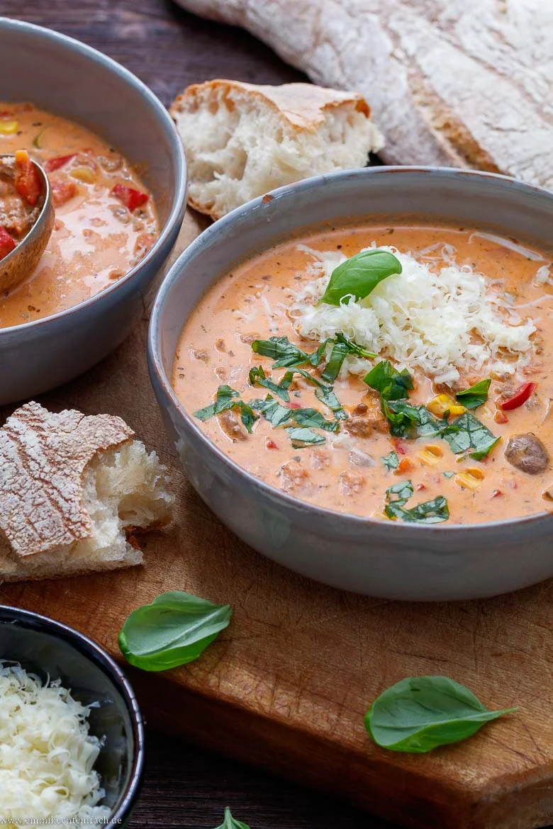 Pizza Suppe mit Hackfleisch - www.emmikochteinfach.de