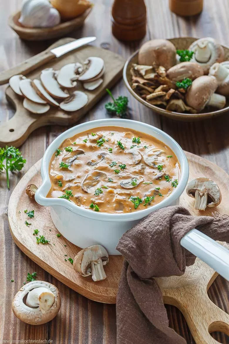 Rahmsoße mit Pilzen