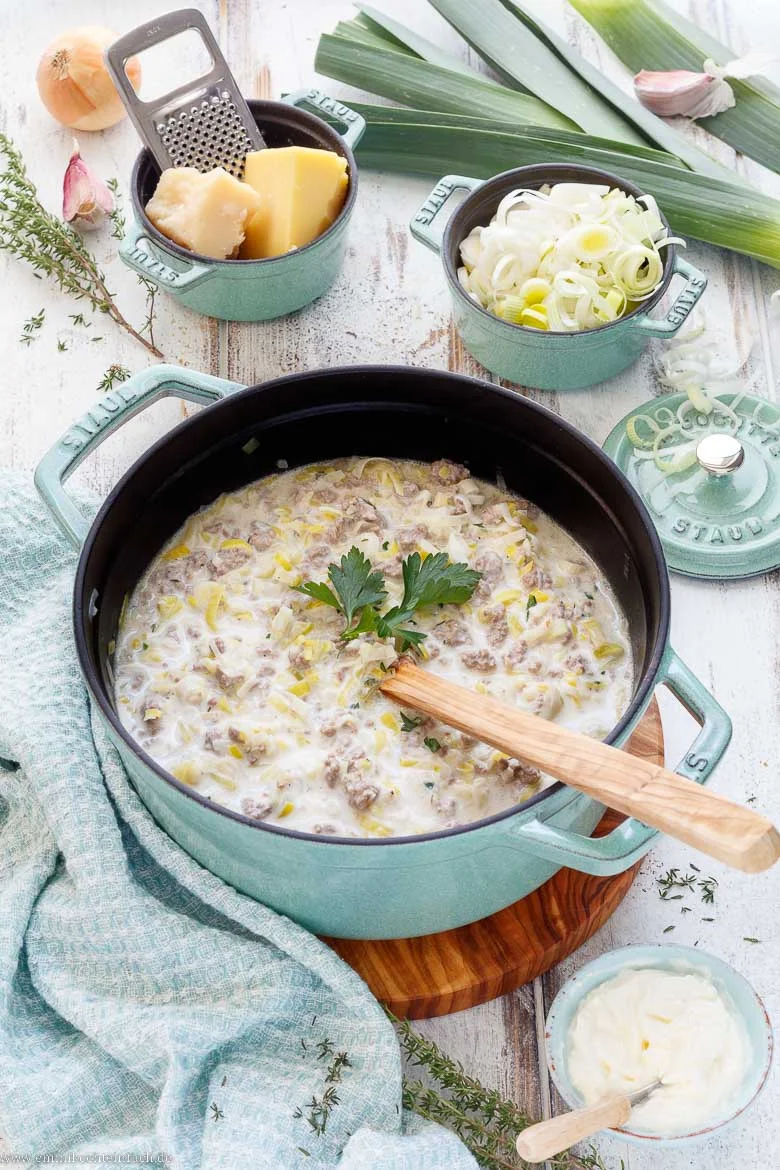 Rezept für Käse-Lauch-Suppe mit Hackfleisch