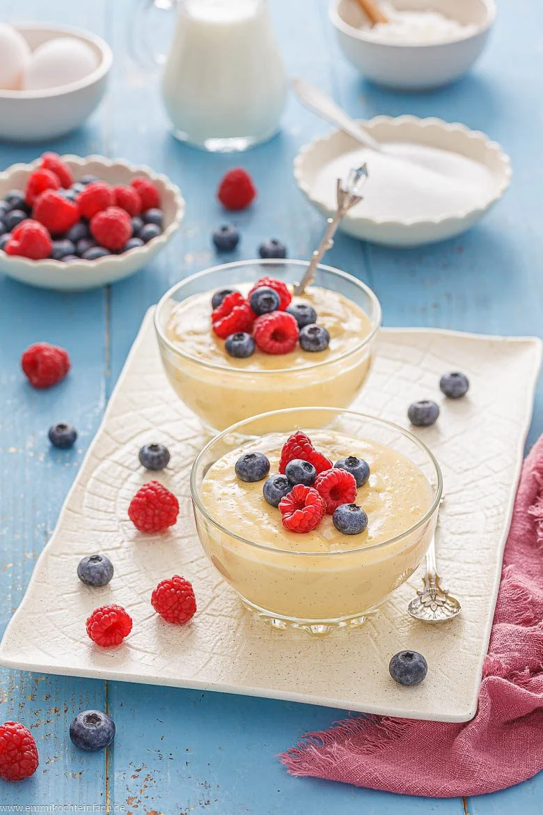 Süßes Dessert mit echten Vanileschoten