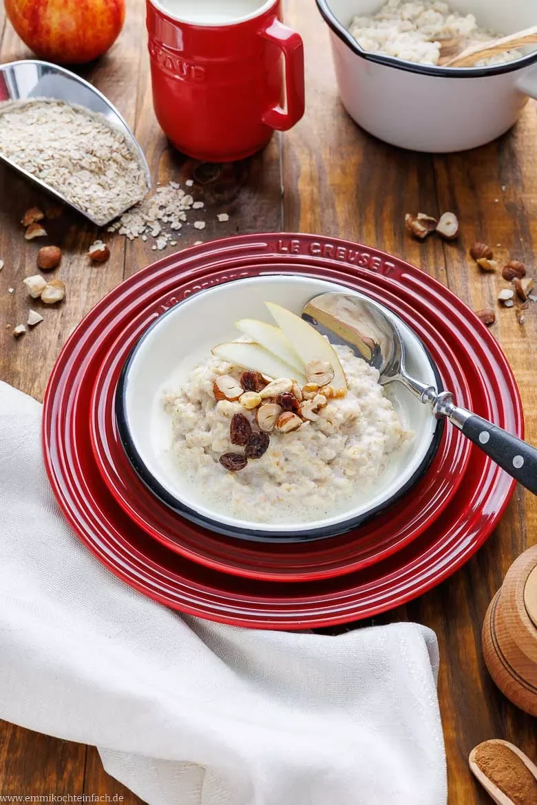 Sämiges Porridge aus Haferflocken und Milch