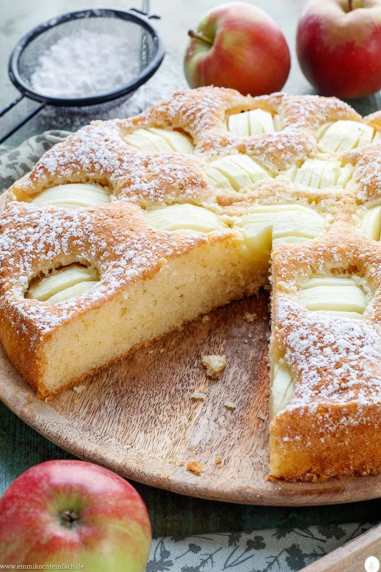 Saftiger versunkener Apfelkuchen